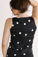 Alma bluse sort og hvit polkadot
