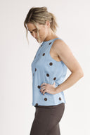 Alma bluse blå og brun polkadot