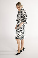 Cornelia kjole sort og hvit zebra