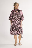 Cornelia kjole brun og rosa zebra