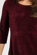 Elli bordeaux babycord kjole