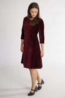 Elli bordeaux babycord kjole